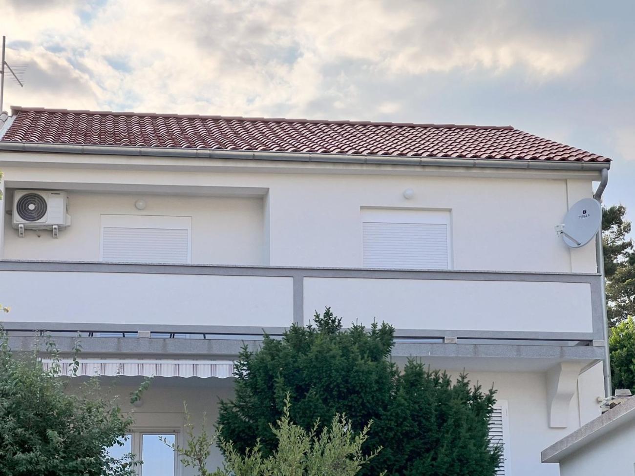 Evergreen & Pinky Apartments Close To The Beach Rab Town Exterior photo